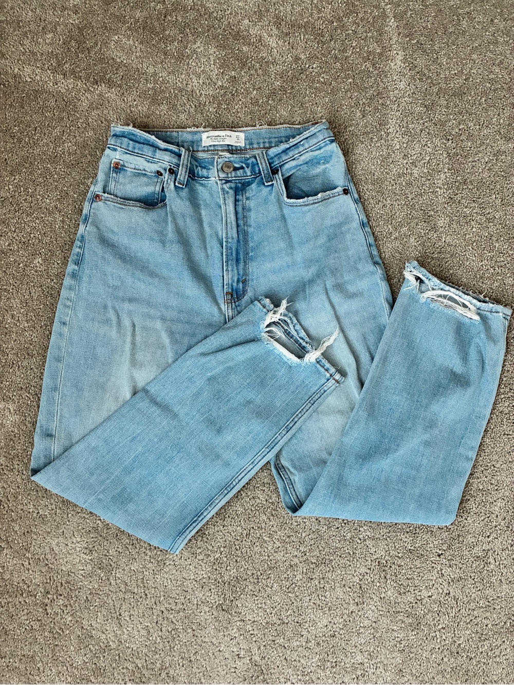 Abercrombie & Fitch The Ankle Straight Ultra High Rise Jeans
